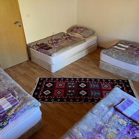 Bed and Breakfast Kod Kapetana Tea Gornji Lukomir Экстерьер фото