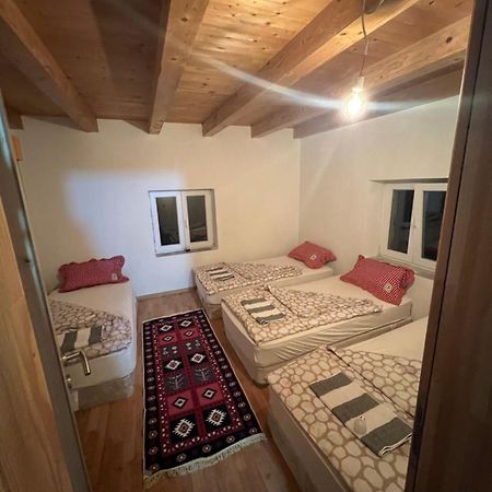 Bed and Breakfast Kod Kapetana Tea Gornji Lukomir Экстерьер фото