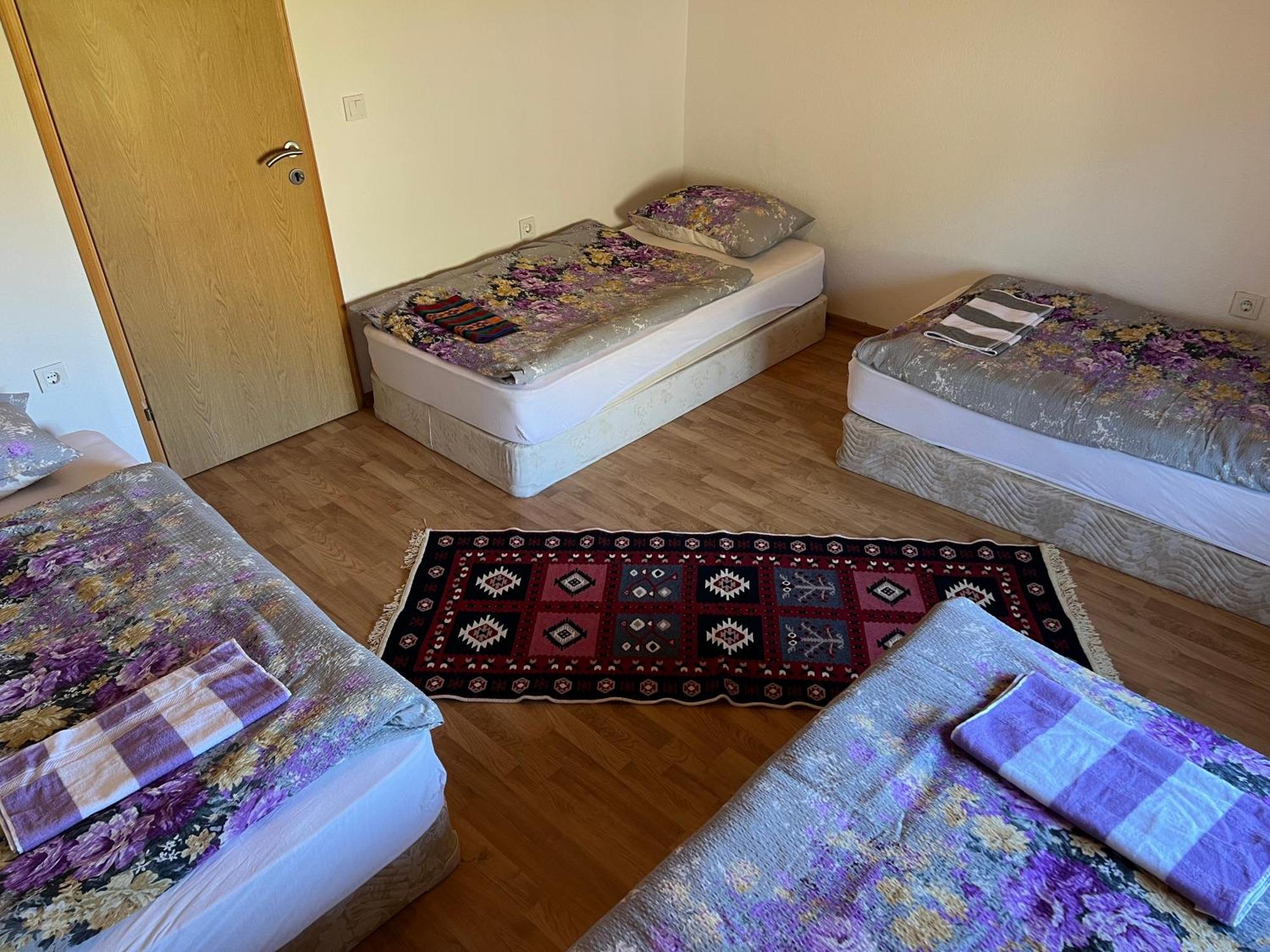 Bed and Breakfast Kod Kapetana Tea Gornji Lukomir Экстерьер фото