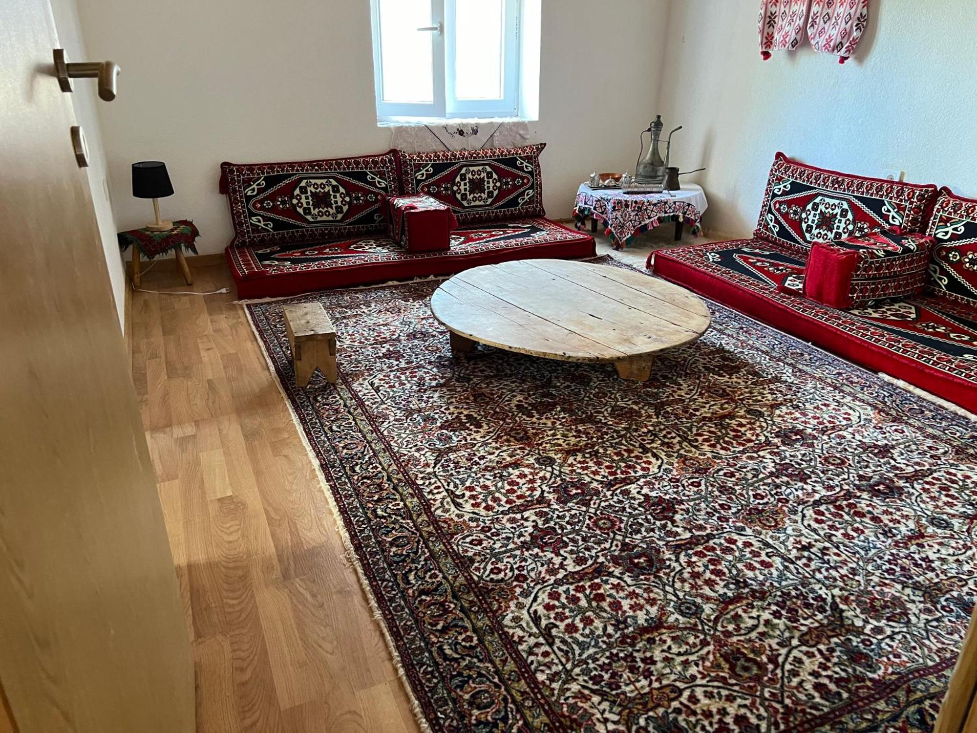 Bed and Breakfast Kod Kapetana Tea Gornji Lukomir Экстерьер фото