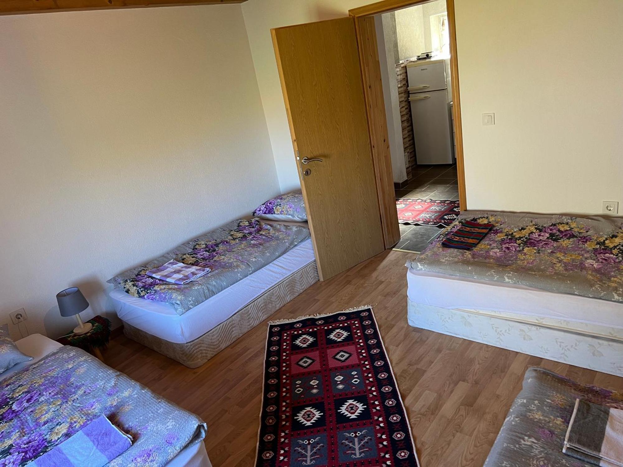 Bed and Breakfast Kod Kapetana Tea Gornji Lukomir Экстерьер фото